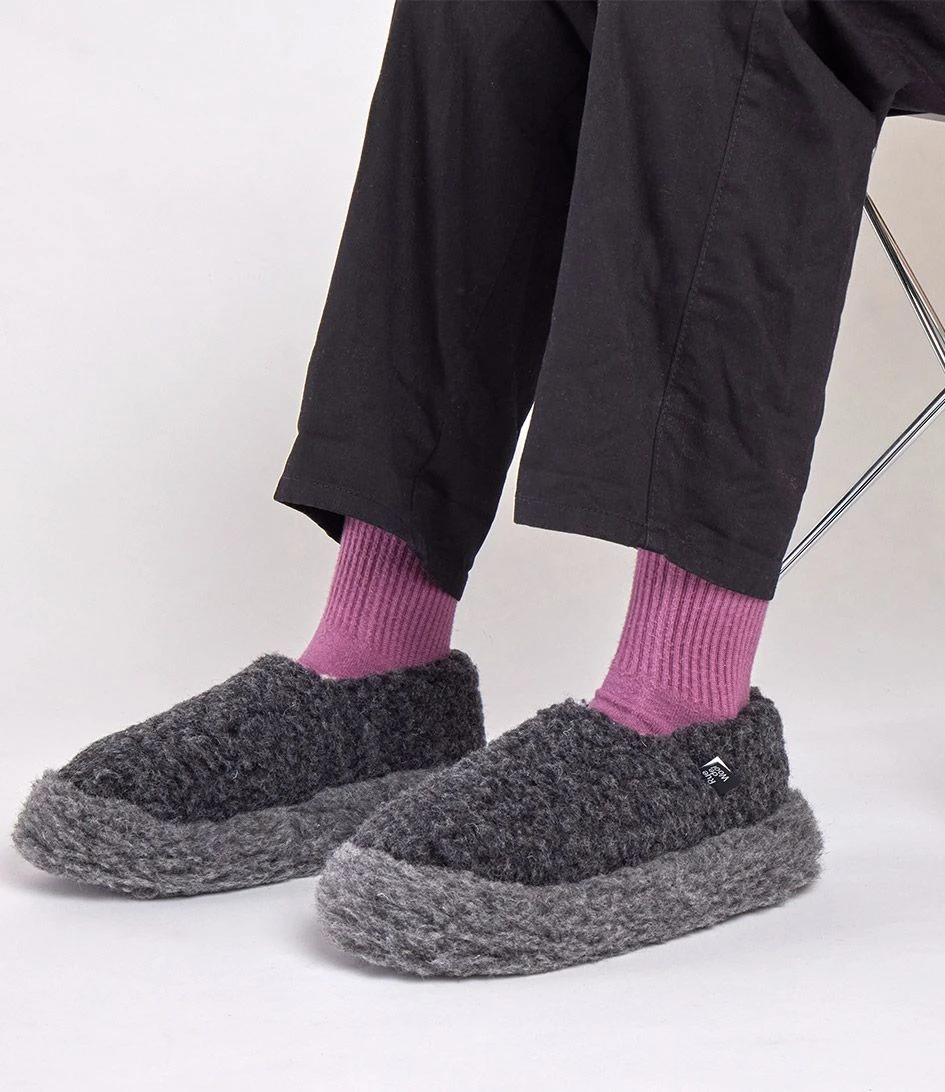 The Nordic V2 Charcoal Black/Iron Grey 2 The Nordic V2 Charcoal Black/Iron Grey – Image 2