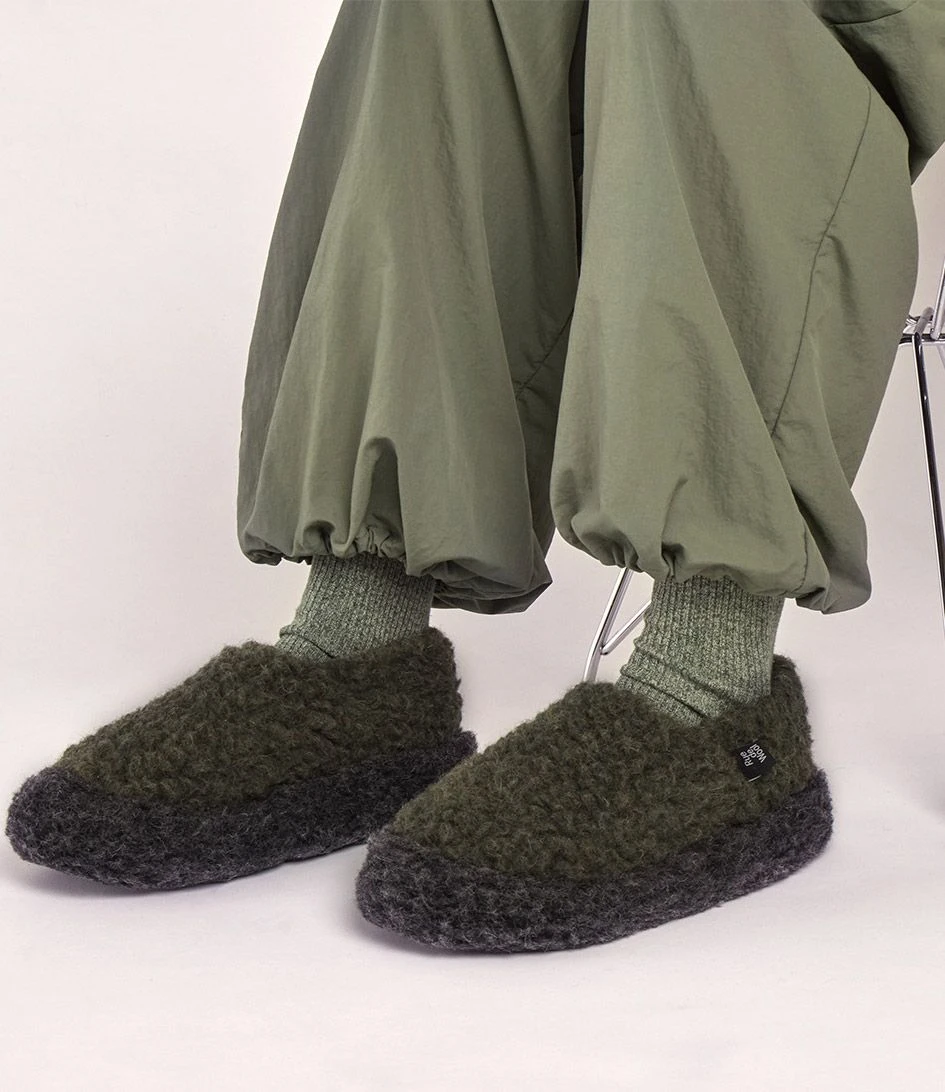 The Nordic V2 Dark Olive Green/Charcoal Black 2 The Nordic V2 Dark Olive Green/Charcoal Black – Image 2