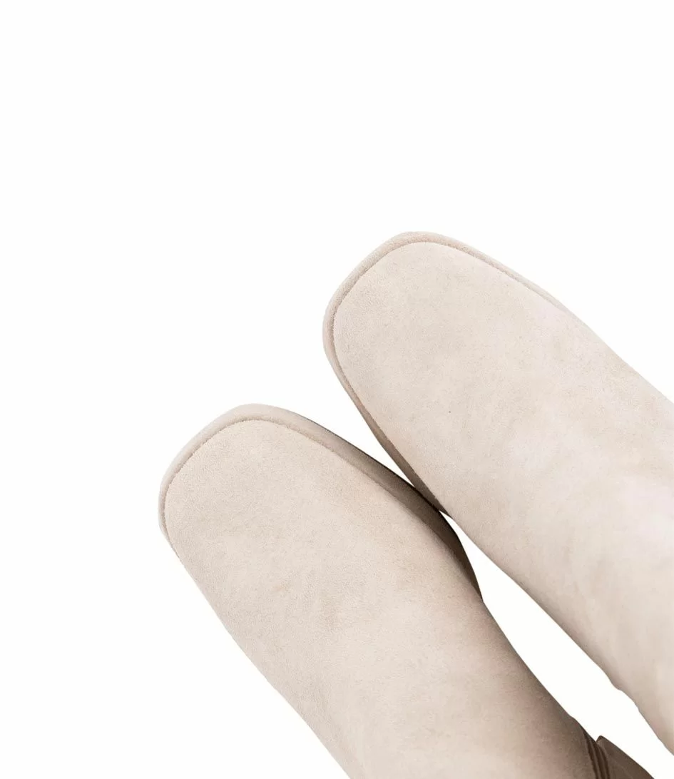 Bronx New-Melanie Sand 5 Bronx New-Melanie Sand – Image 5