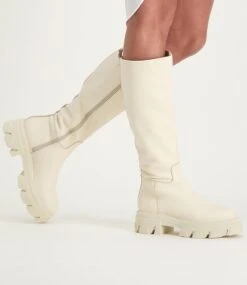 Steve Madden Mana Boot Bone Leather 11 Steve Madden Mana Boot Bone Leather -Chaussures Promotion Boutique manawhite stevemadden tiff 1