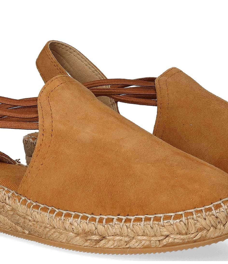 Toni Pons Nuria Cuiro Ant 4 Toni Pons Nuria Cuiro Ant – Image 4